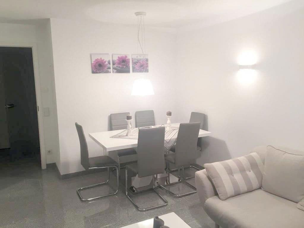 Prenájom bytu 2-izbový 52 m², Stuttgart, Bádensko-Wurttembersko Prenájom bytu 2-izbový 52 m², Stuttgart, Bádensko-Wurttembersko