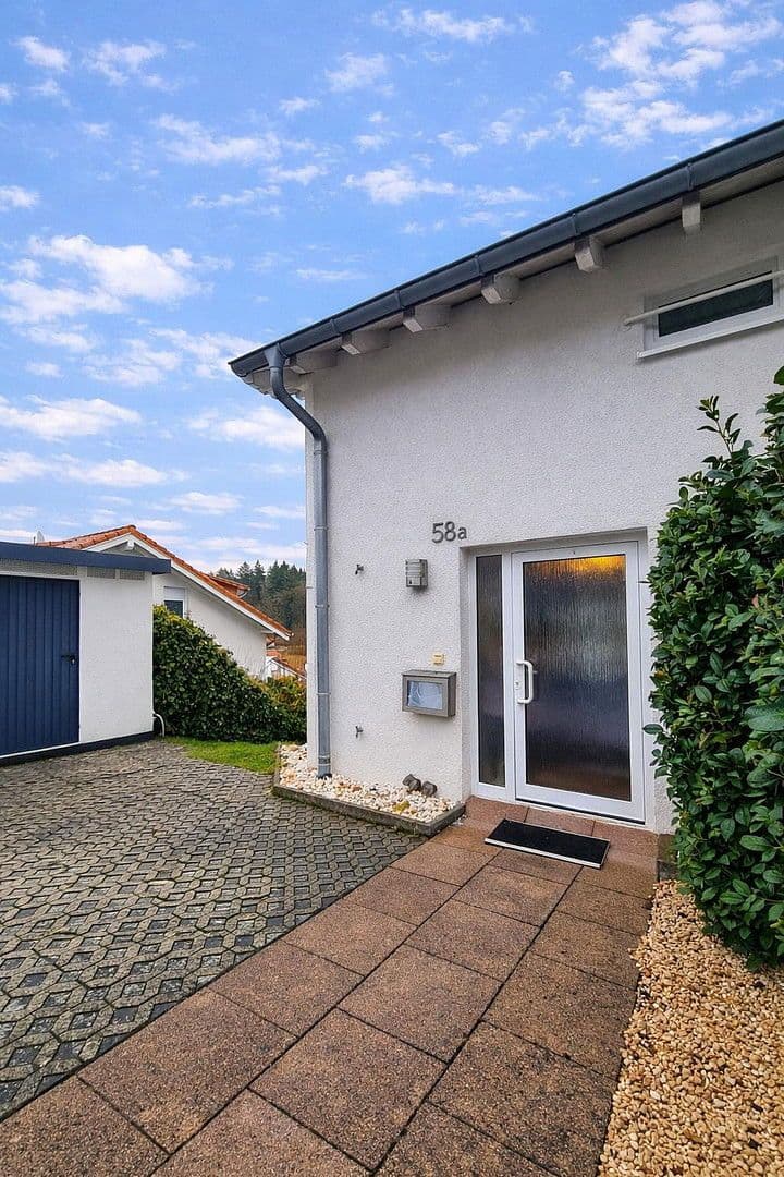 Predaj domu 126 m², pozemek 497 m², Wilhelmsfeld, Bádensko-Wurttembersko Predaj domu 126 m², pozemek 497 m², Wilhelmsfeld, Bádensko-Wurttembersko