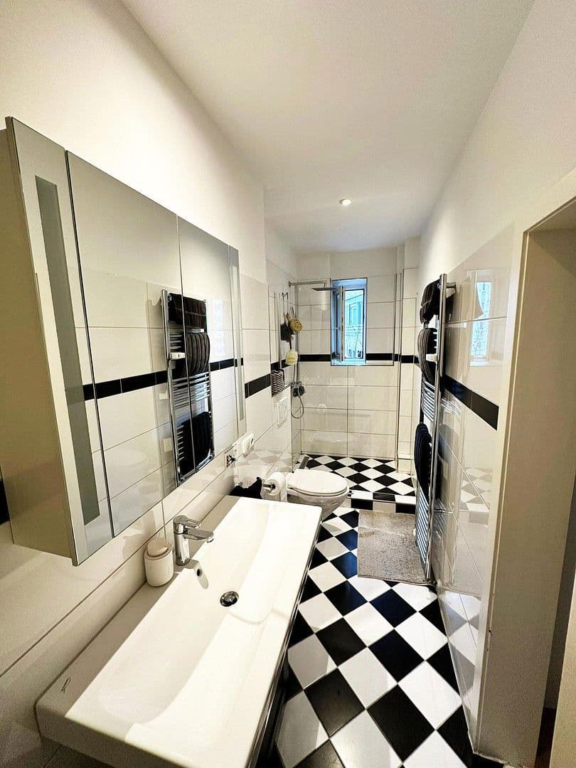 Predaj bytu 5-izbový 133 m², DÜSSELDORF, Severné Porýnie - Westfálsko Predaj bytu 5-izbový 133 m², DÜSSELDORF, Severné Porýnie - Westfálsko