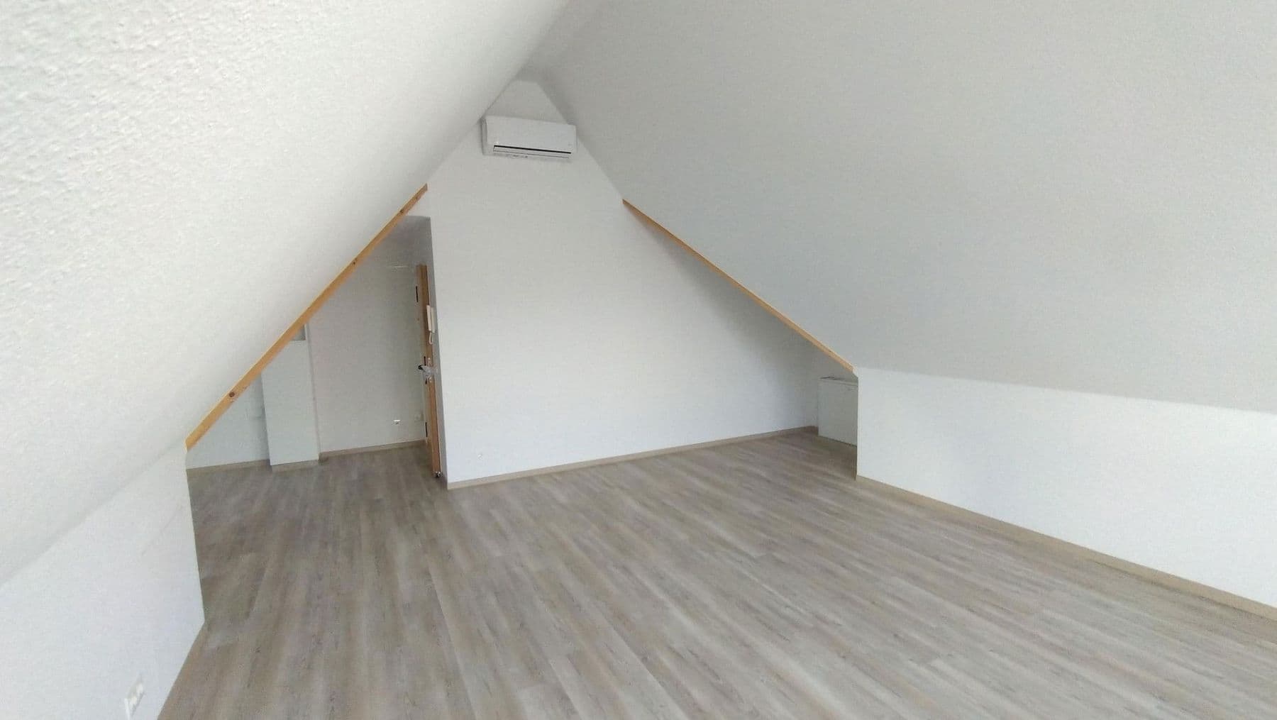 Prenájom bytu 2-izbový 52 m², Annaberger Str 165, Chemnitz, Sasko Prenájom bytu 2-izbový 52 m², Annaberger Str 165, Chemnitz, Sasko