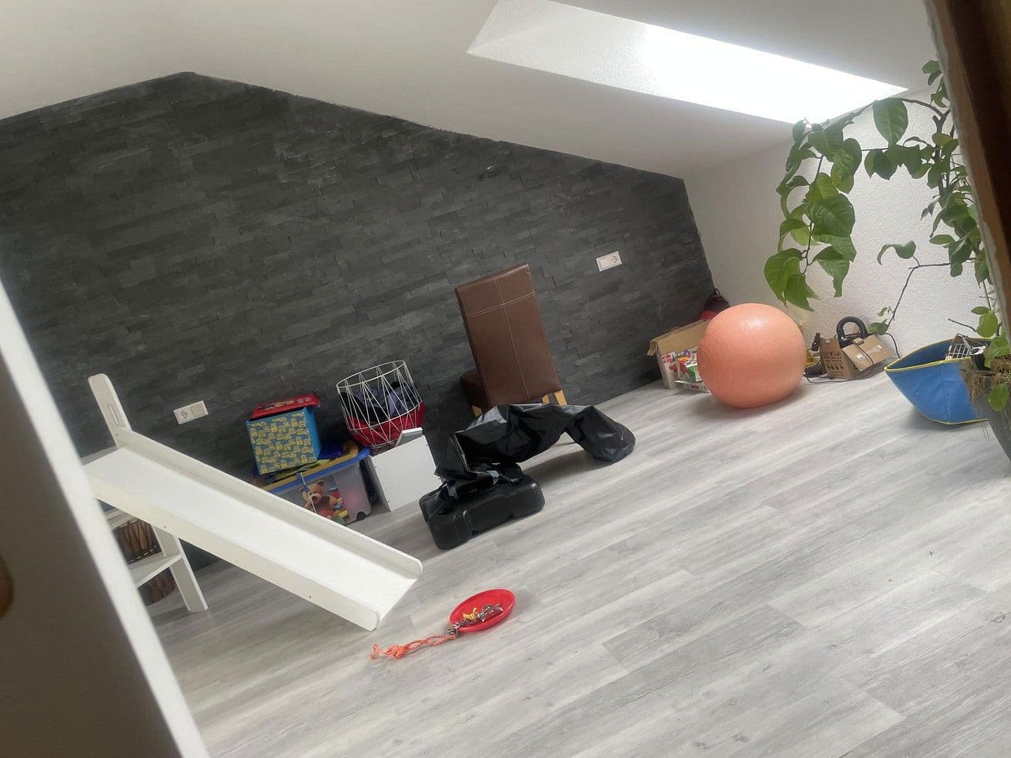 Predaj domu 110 m², pozemek 148 m², Kirchheim unter Teck, Bádensko-Wurttembersko Predaj domu 110 m², pozemek 148 m², Kirchheim unter Teck, Bádensko-Wurttembersko