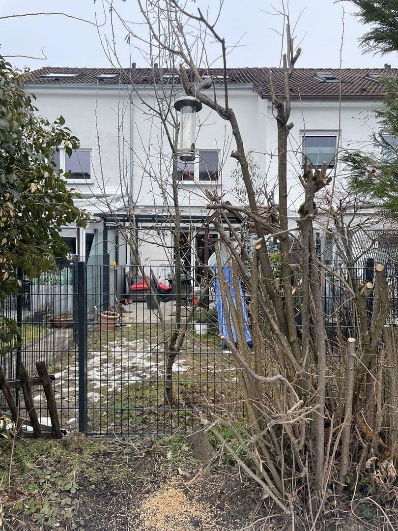 Predaj domu 110 m², pozemek 148 m², Kirchheim unter Teck, Bádensko-Wurttembersko Predaj domu 110 m², pozemek 148 m², Kirchheim unter Teck, Bádensko-Wurttembersko