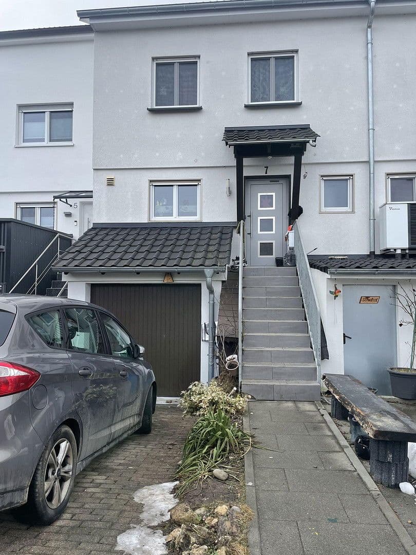 Predaj domu 110 m², pozemek 148 m², Kirchheim unter Teck, Bádensko-Wurttembersko Predaj domu 110 m², pozemek 148 m², Kirchheim unter Teck, Bádensko-Wurttembersko