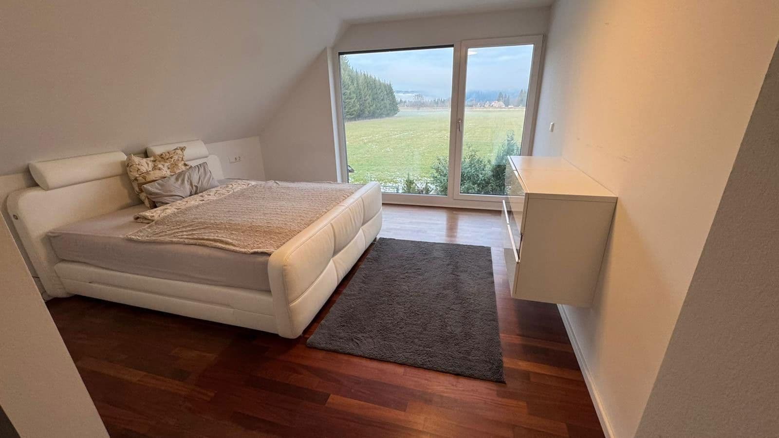 Predaj domu 297 m², pozemek 571 m², Titisee-Neustadt, Bádensko-Wurttembersko Predaj domu 297 m², pozemek 571 m², Titisee-Neustadt, Bádensko-Wurttembersko
