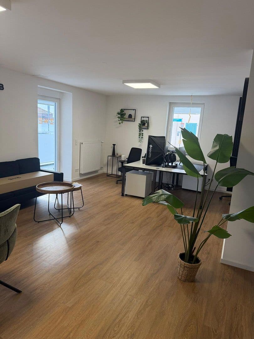 Prenájom kancelárie 90 m², Biblis, Hesensko Prenájom kancelárie 90 m², Biblis, Hesensko