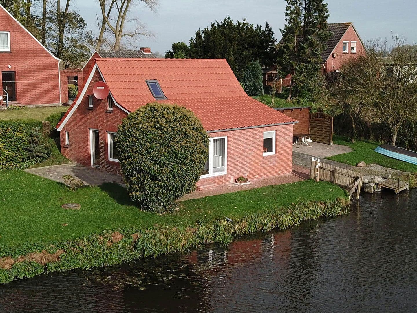 Predaj domu 84 m², pozemek 603 m², Ditzumerhammrich 96, Bunde, Dolné Sasko Predaj domu 84 m², pozemek 603 m², Ditzumerhammrich 96, Bunde, Dolné Sasko