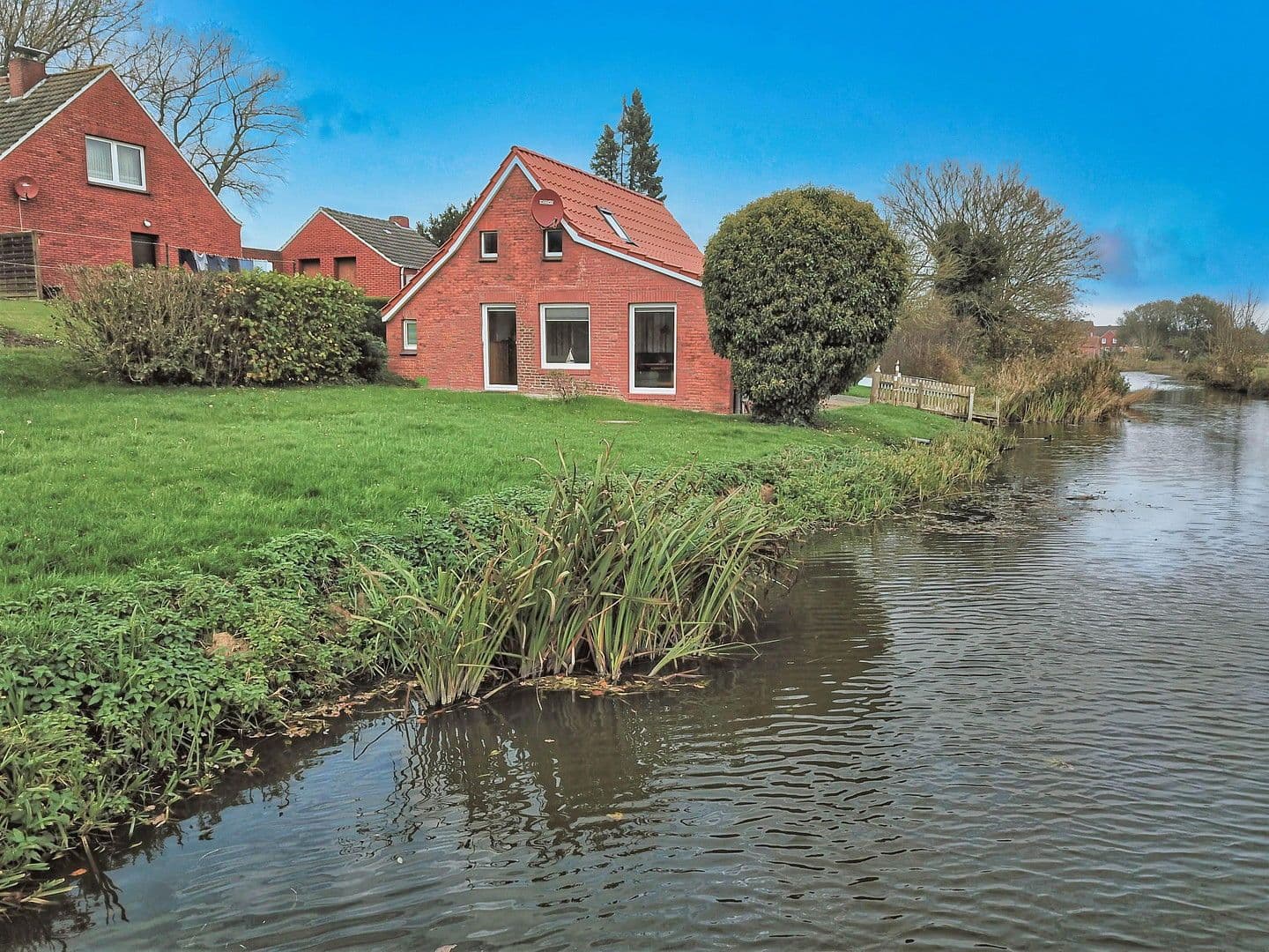 Predaj domu 84 m², pozemek 603 m², Ditzumerhammrich 96, Bunde, Dolné Sasko Predaj domu 84 m², pozemek 603 m², Ditzumerhammrich 96, Bunde, Dolné Sasko