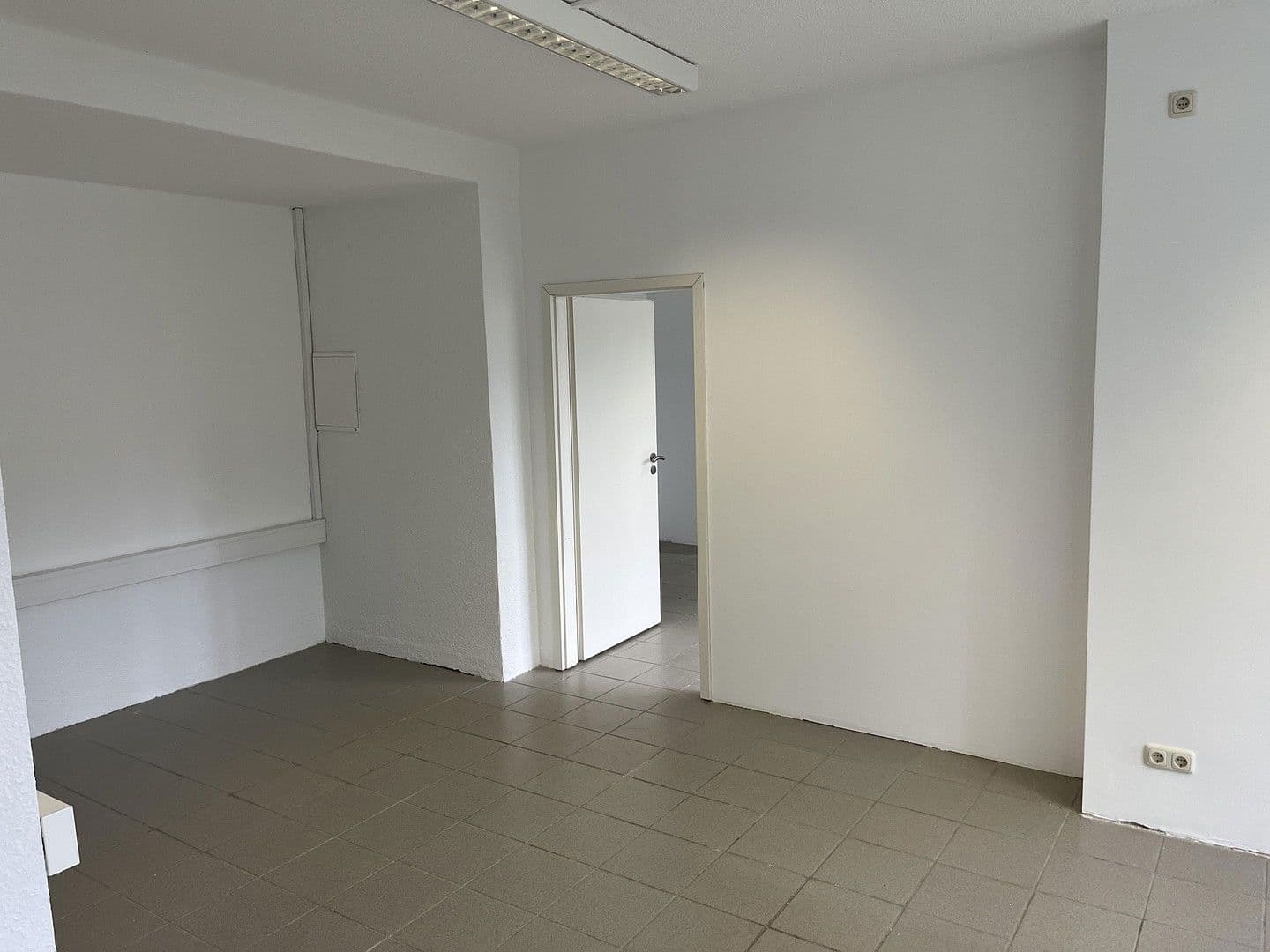 Prenájom kancelárie 63 m², Fackenburger Allee 44, Lübeck, Šlezvicko-Holštajnsko Prenájom kancelárie 63 m², Fackenburger Allee 44, Lübeck, Šlezvicko-Holštajnsko