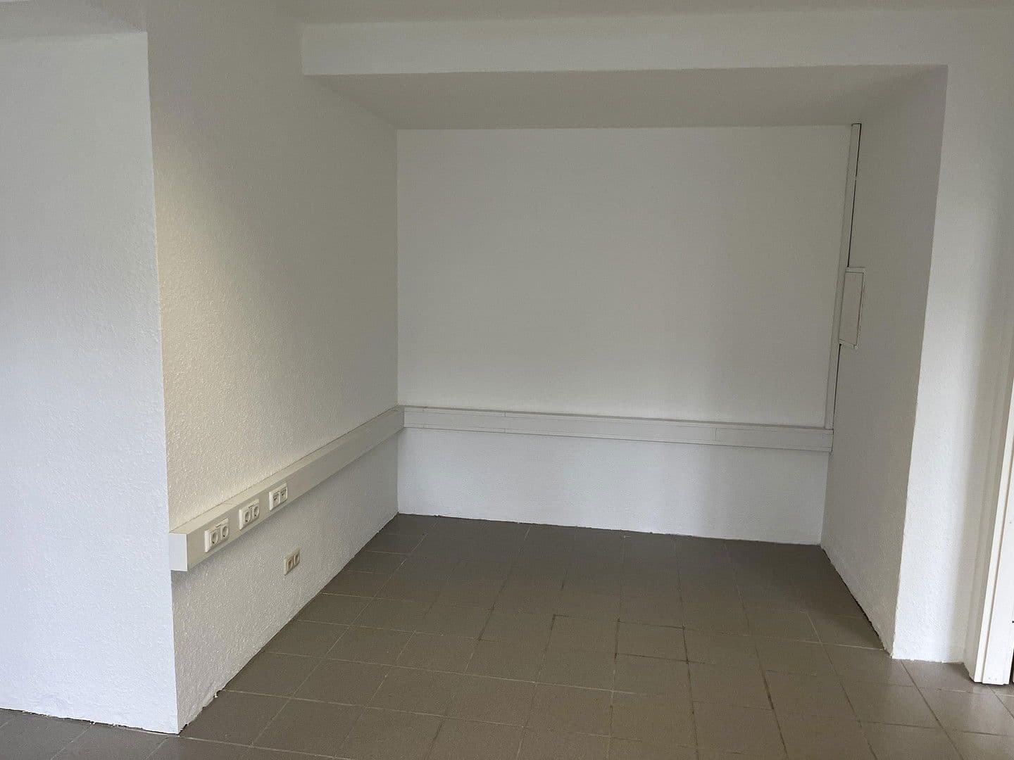 Prenájom kancelárie 63 m², Fackenburger Allee 44, Lübeck, Šlezvicko-Holštajnsko Prenájom kancelárie 63 m², Fackenburger Allee 44, Lübeck, Šlezvicko-Holštajnsko