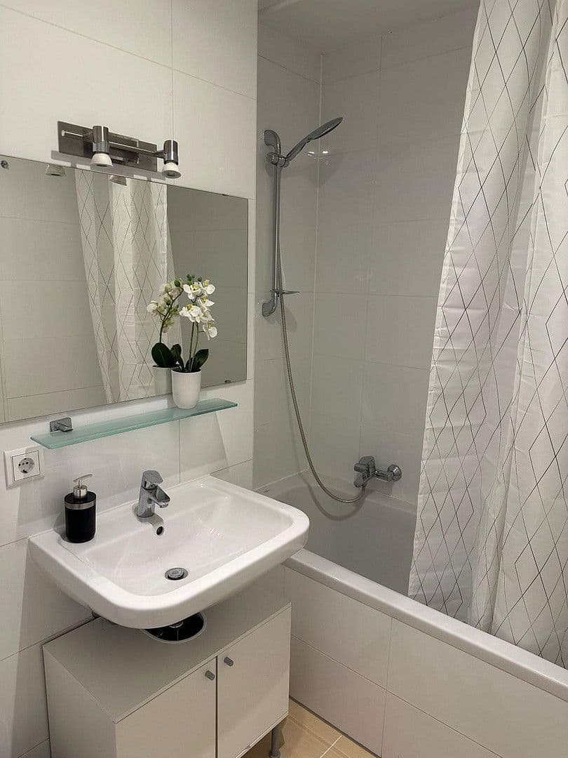 Prenájom bytu 2-izbový 71 m², Muenchen, Bavorsko Prenájom bytu 2-izbový 71 m², Muenchen, Bavorsko