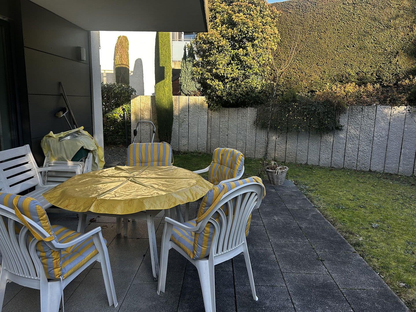 Prenájom bytu 3-izbový 131 m², Weinheim, Bádensko-Wurttembersko Prenájom bytu 3-izbový 131 m², Weinheim, Bádensko-Wurttembersko