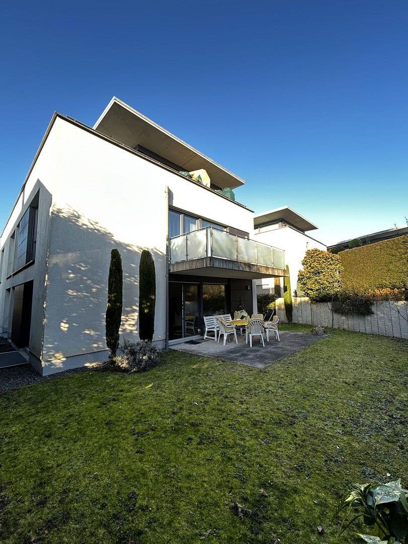 Prenájom bytu 3-izbový 131 m², Weinheim, Bádensko-Wurttembersko Prenájom bytu 3-izbový 131 m², Weinheim, Bádensko-Wurttembersko