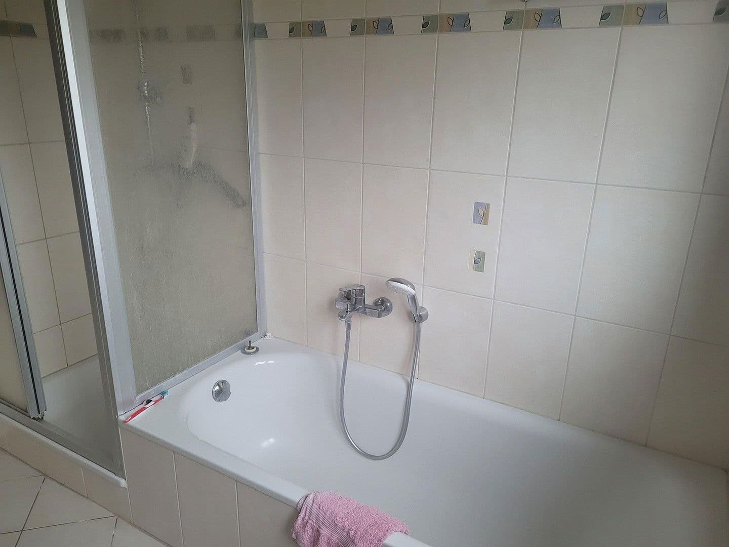 Predaj domu 149 m², pozemek 1.200 m², Bielefeld, Severné Porýnie - Westfálsko Predaj domu 149 m², pozemek 1.200 m², Bielefeld, Severné Porýnie - Westfálsko