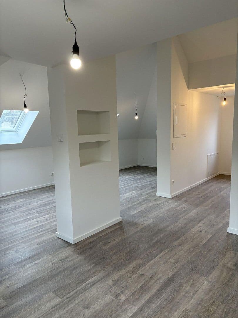 Prenájom bytu 2-izbový 68 m², Kienhorststr., Berlin, Berlín Prenájom bytu 2-izbový 68 m², Kienhorststr., Berlin, Berlín