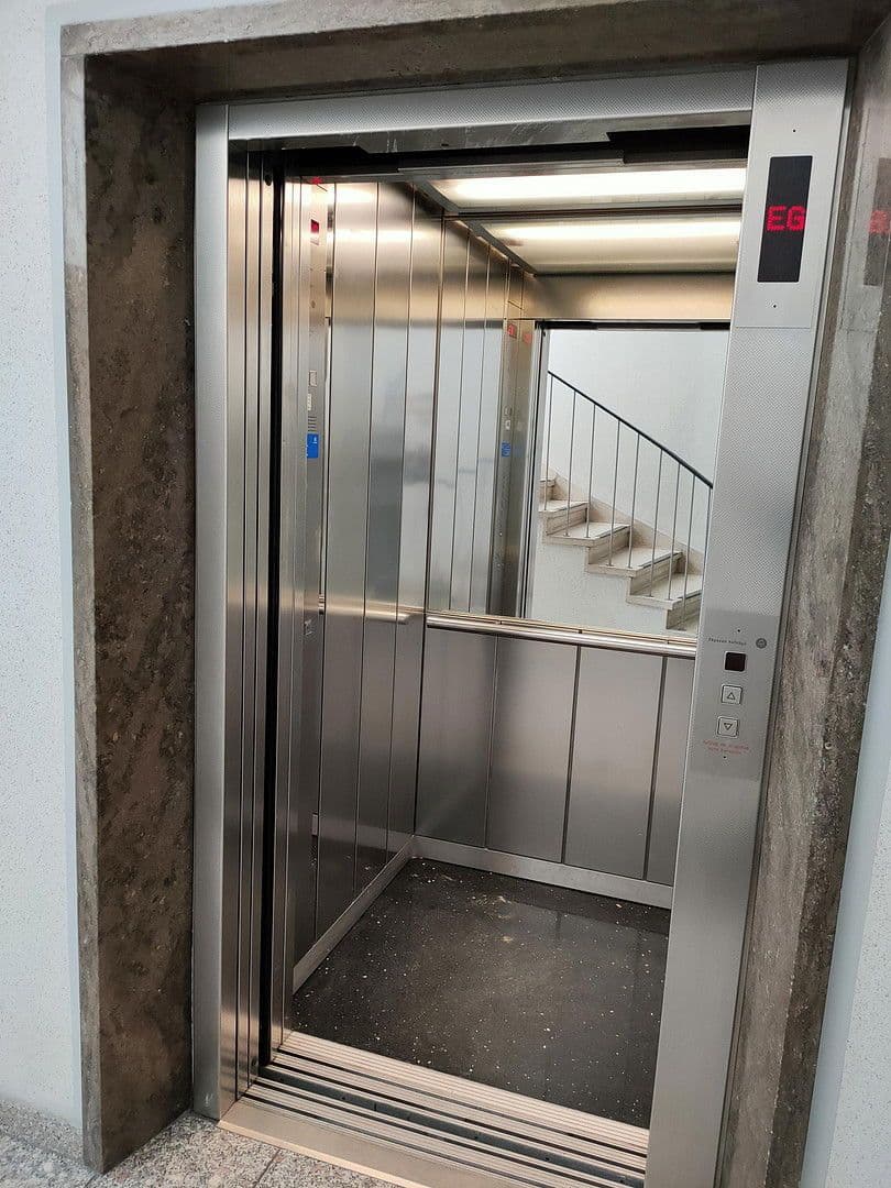 Prenájom kancelárie 195 m², Wilhelmstr. 16, Wiesbaden, Hesensko Prenájom kancelárie 195 m², Wilhelmstr. 16, Wiesbaden, Hesensko