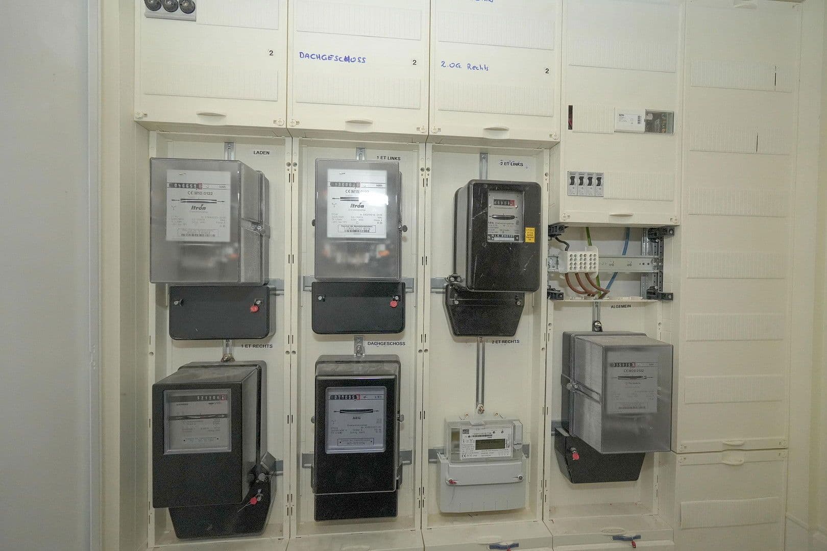 Predaj domu 1.780 m², pozemek 1.162 m², Konstantinplatz.5, Nordrhein-Westfalen - Mönchengladbach, Severné Porýnie - Westfálsko Predaj domu 1.780 m², pozemek 1.162 m², Konstantinplatz.5, Nordrhein-Westfalen - Mönchengladbach, Severné Porýnie - Westfálsko