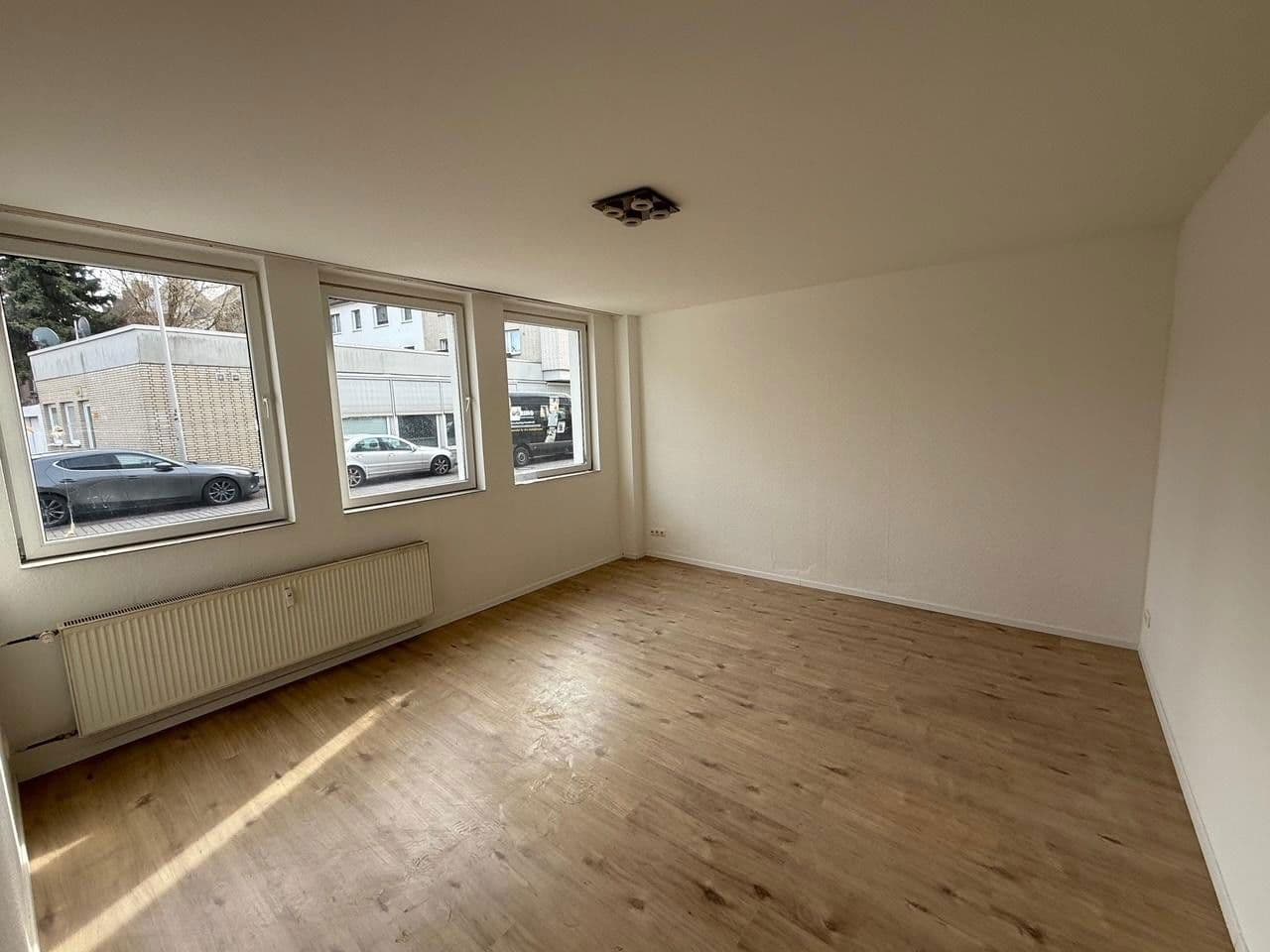 Predaj domu 1.780 m², pozemek 1.162 m², Konstantinplatz.5, Nordrhein-Westfalen - Mönchengladbach, Severné Porýnie - Westfálsko Predaj domu 1.780 m², pozemek 1.162 m², Konstantinplatz.5, Nordrhein-Westfalen - Mönchengladbach, Severné Porýnie - Westfálsko