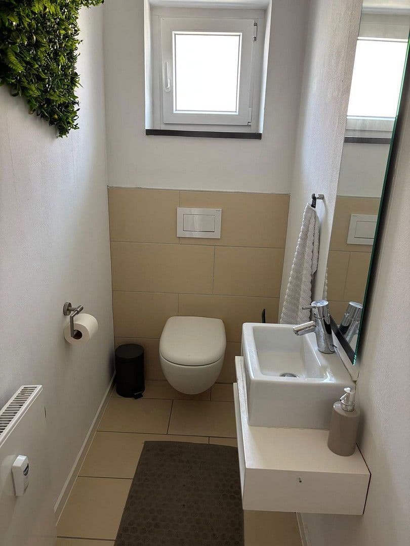 Prenájom bytu 4-izbový 108 m², Rheinauer Str. 34, Brühl, Bádensko-Wurttembersko Prenájom bytu 4-izbový 108 m², Rheinauer Str. 34, Brühl, Bádensko-Wurttembersko