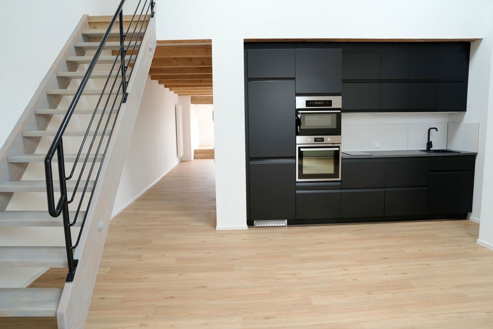 Prenájom bytu 3-izbový 115 m², Kaiserstrasse, Waldshut-Tiengen, Bádensko-Wurttembersko Prenájom bytu 3-izbový 115 m², Kaiserstrasse, Waldshut-Tiengen, Bádensko-Wurttembersko