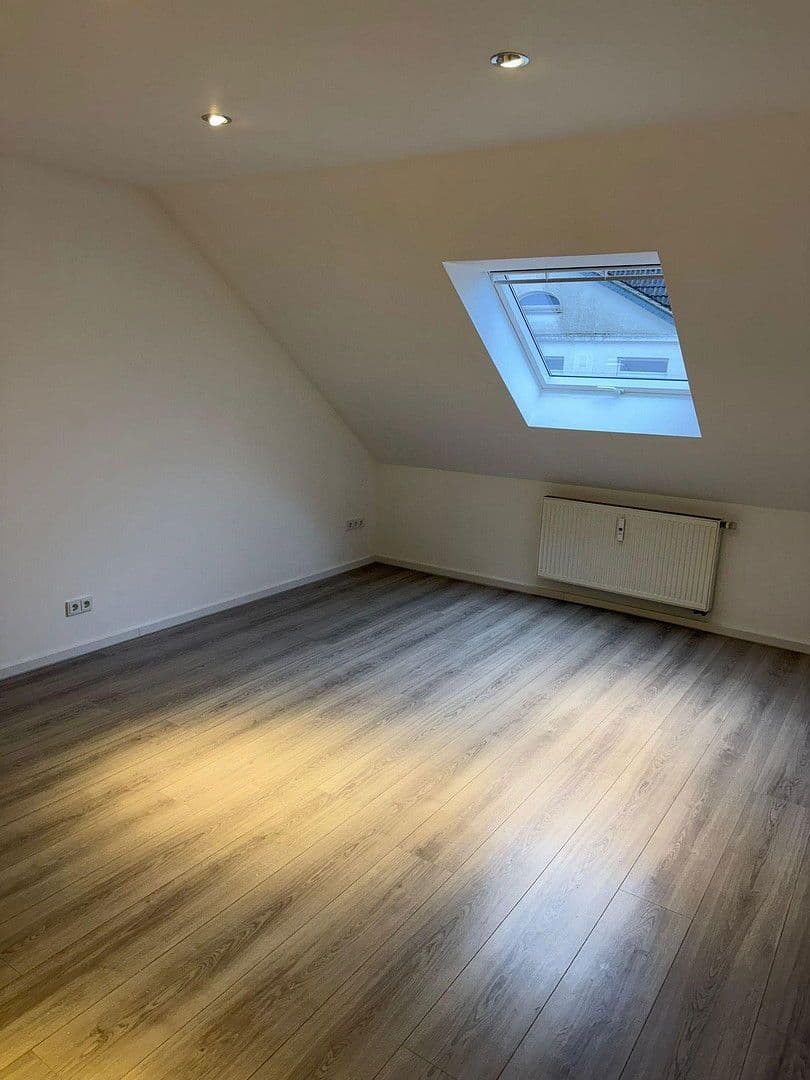 Prenájom bytu 2-izbový 50 m², Bahnhofstr. 11, Oberhausen, Severné Porýnie - Westfálsko Prenájom bytu 2-izbový 50 m², Bahnhofstr. 11, Oberhausen, Severné Porýnie - Westfálsko