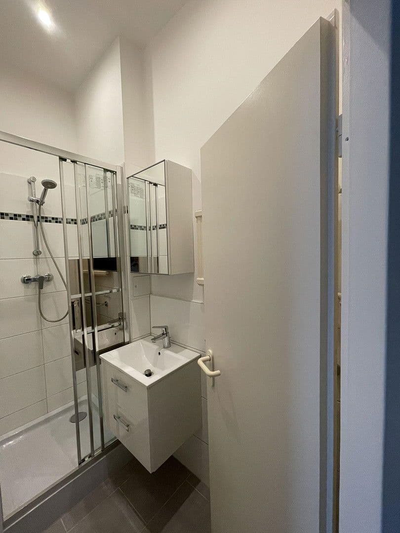 Prenájom bytu 1-izbový 45 m², Berlin, Berlín Prenájom bytu 1-izbový 45 m², Berlin, Berlín