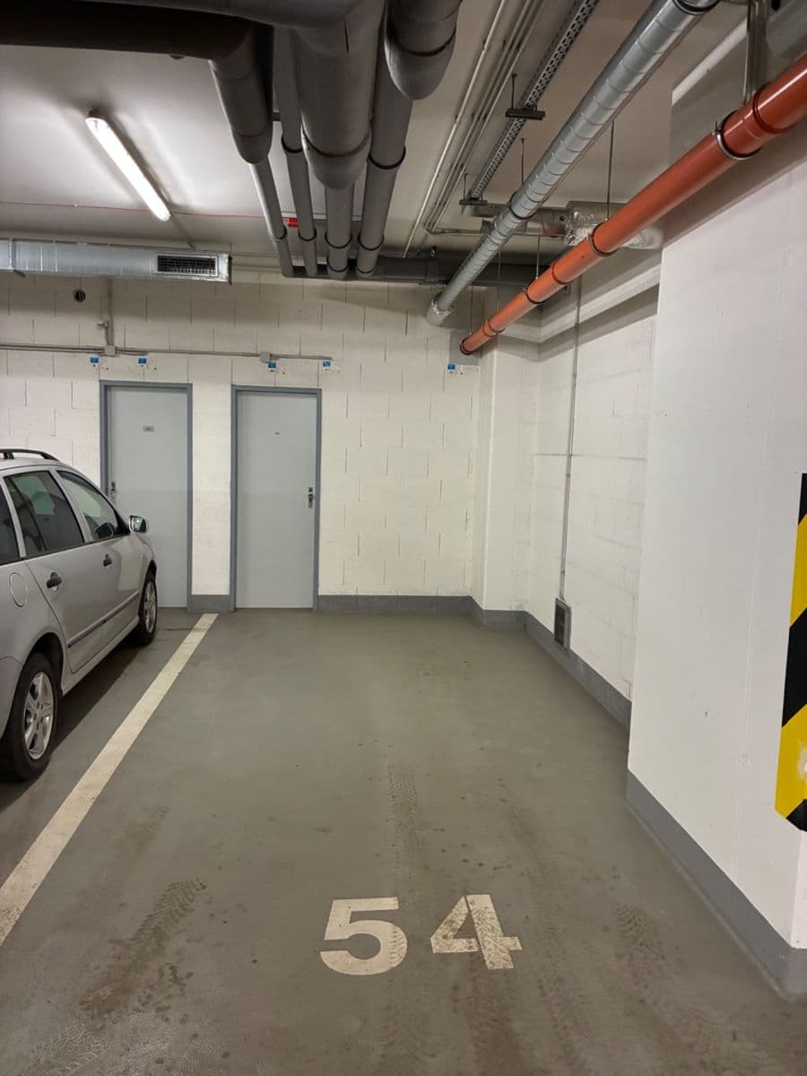 Prenájom garáže 12 m², Krnkova, Praha, Praha Prenájom garáže 12 m², Krnkova, Praha, Praha