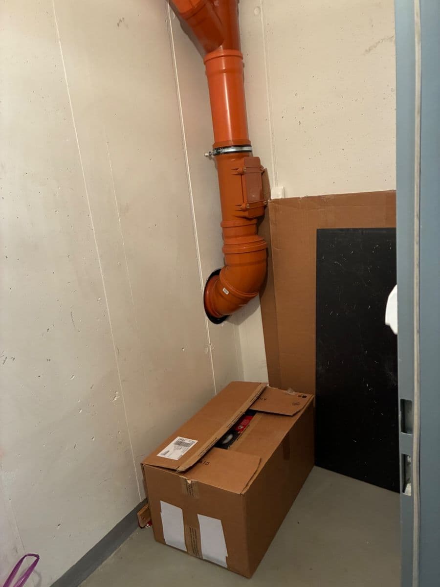 Prenájom garáže 12 m², Krnkova, Praha, Praha Prenájom garáže 12 m², Krnkova, Praha, Praha