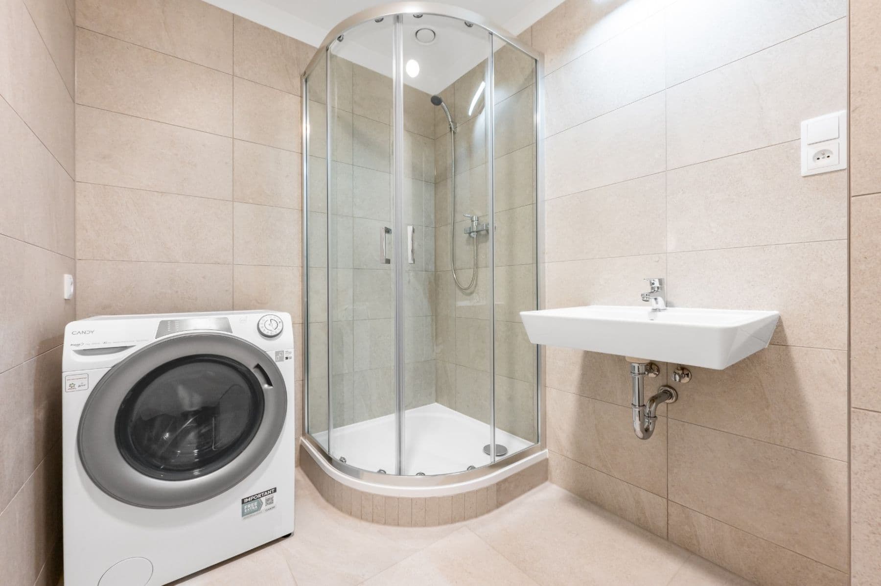 Prenájom bytu 1-izbový 33 m², Poděbradská, Praha, Praha Prenájom bytu 1-izbový 33 m², Poděbradská, Praha, Praha