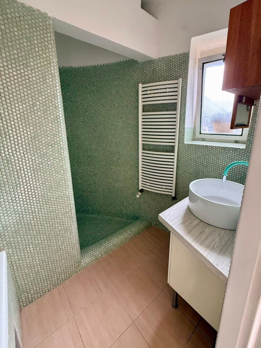 Prenájom bytu 2-izbový 55 m², Dostihová, Praha, Praha Prenájom bytu 2-izbový 55 m², Dostihová, Praha, Praha