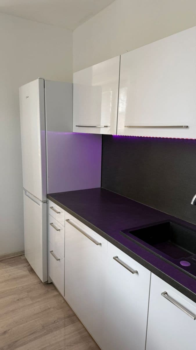 Prenájom bytu 2-izbový 52 m², Gen. Sochora, Ostrava, Moravskoslezský kraj Prenájom bytu 2-izbový 52 m², Gen. Sochora, Ostrava, Moravskoslezský kraj