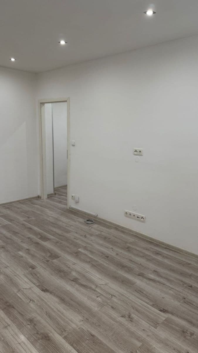Prenájom bytu 2-izbový 52 m², Gen. Sochora, Ostrava, Moravskoslezský kraj Prenájom bytu 2-izbový 52 m², Gen. Sochora, Ostrava, Moravskoslezský kraj