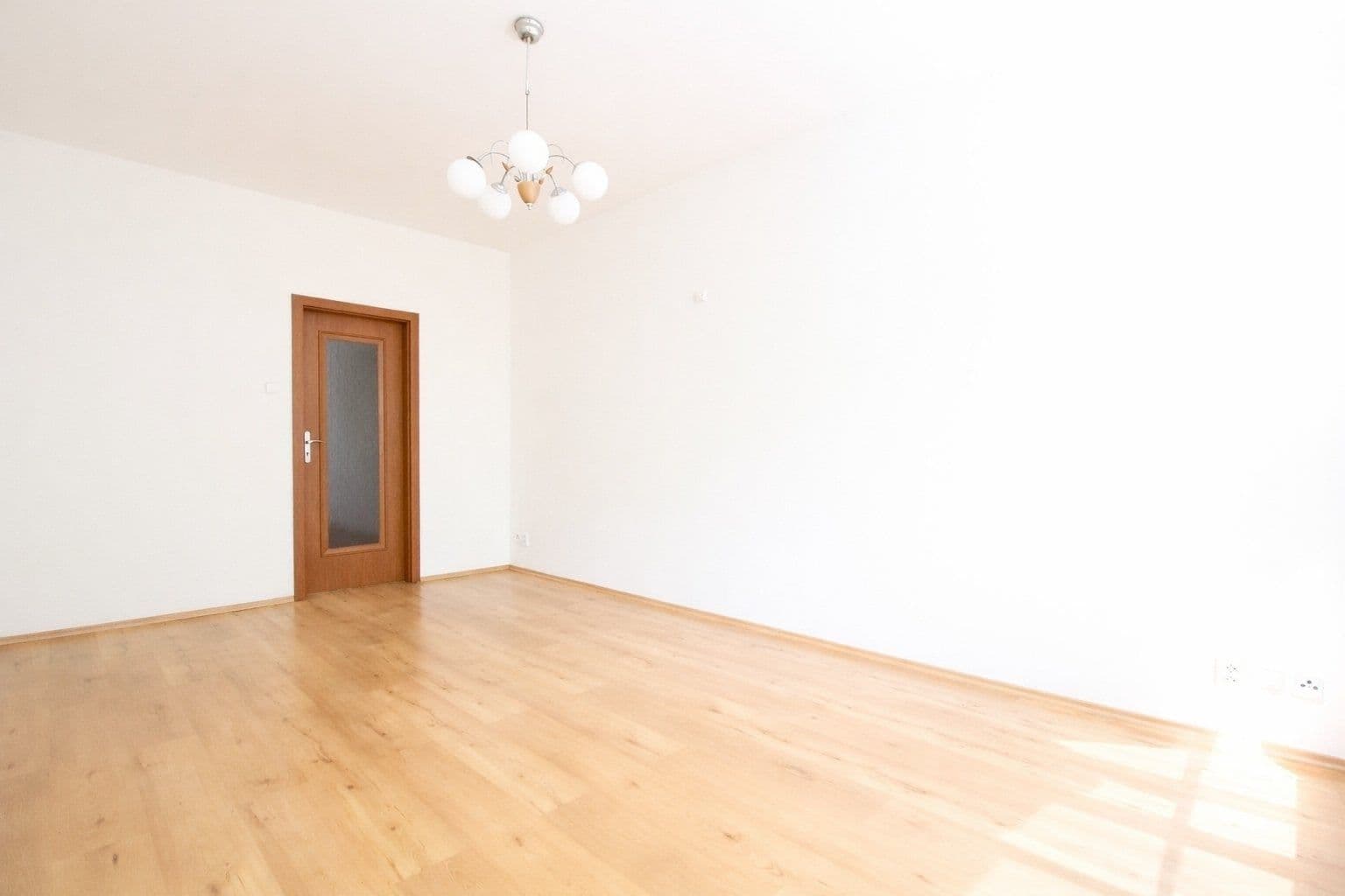 Prenájom bytu 4-izbový 110 m², Na Hřebenkách, Praha, Praha Prenájom bytu 4-izbový 110 m², Na Hřebenkách, Praha, Praha