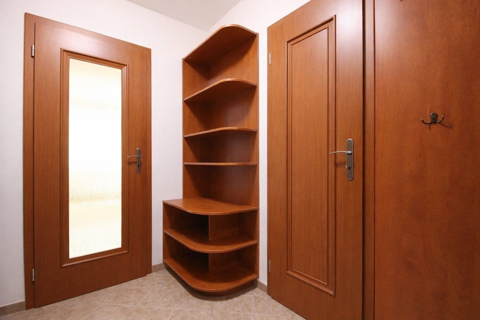 Prenájom bytu 4-izbový 110 m², Na Hřebenkách, Praha, Praha Prenájom bytu 4-izbový 110 m², Na Hřebenkách, Praha, Praha