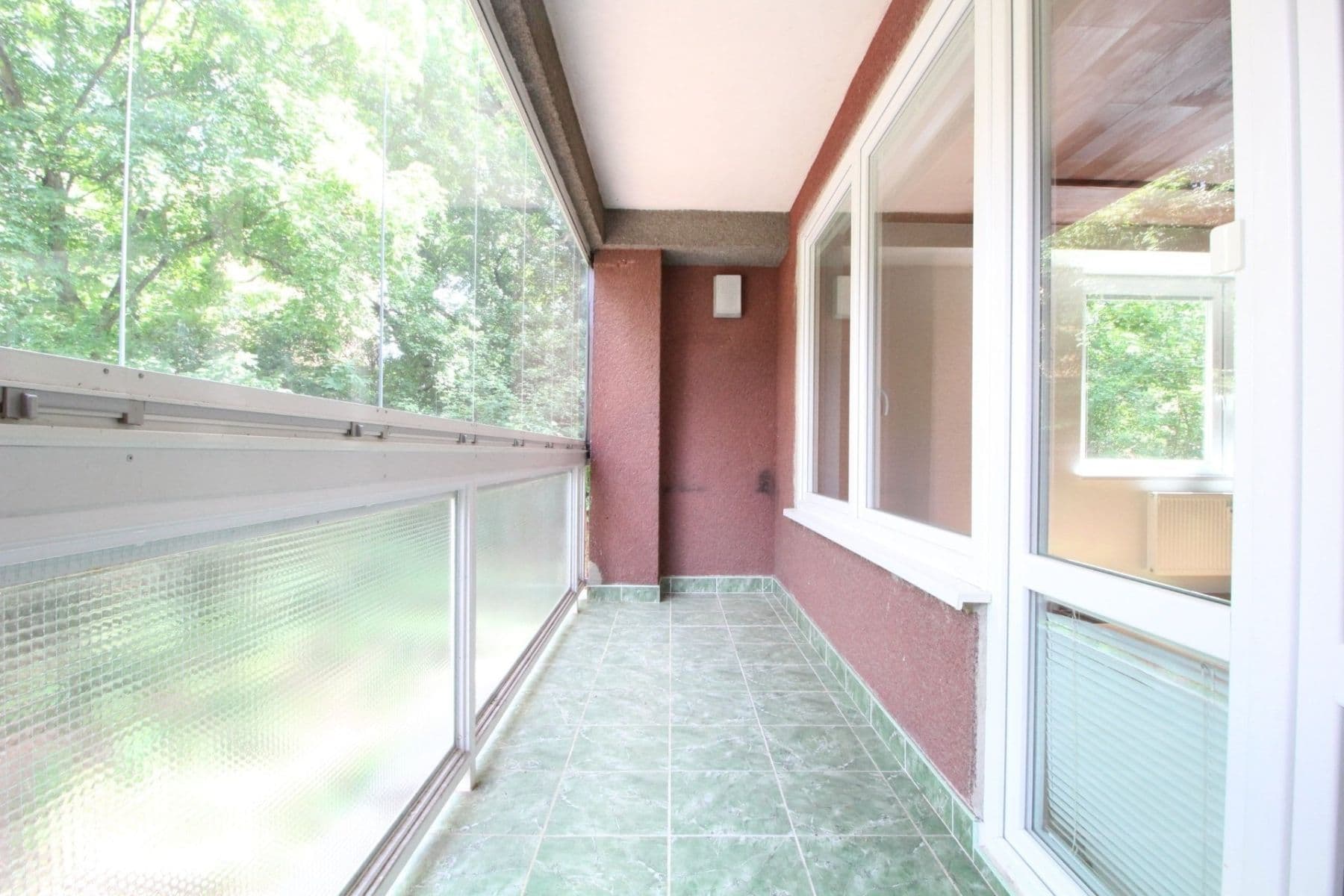 Prenájom bytu 4-izbový 110 m², Na Hřebenkách, Praha, Praha Prenájom bytu 4-izbový 110 m², Na Hřebenkách, Praha, Praha