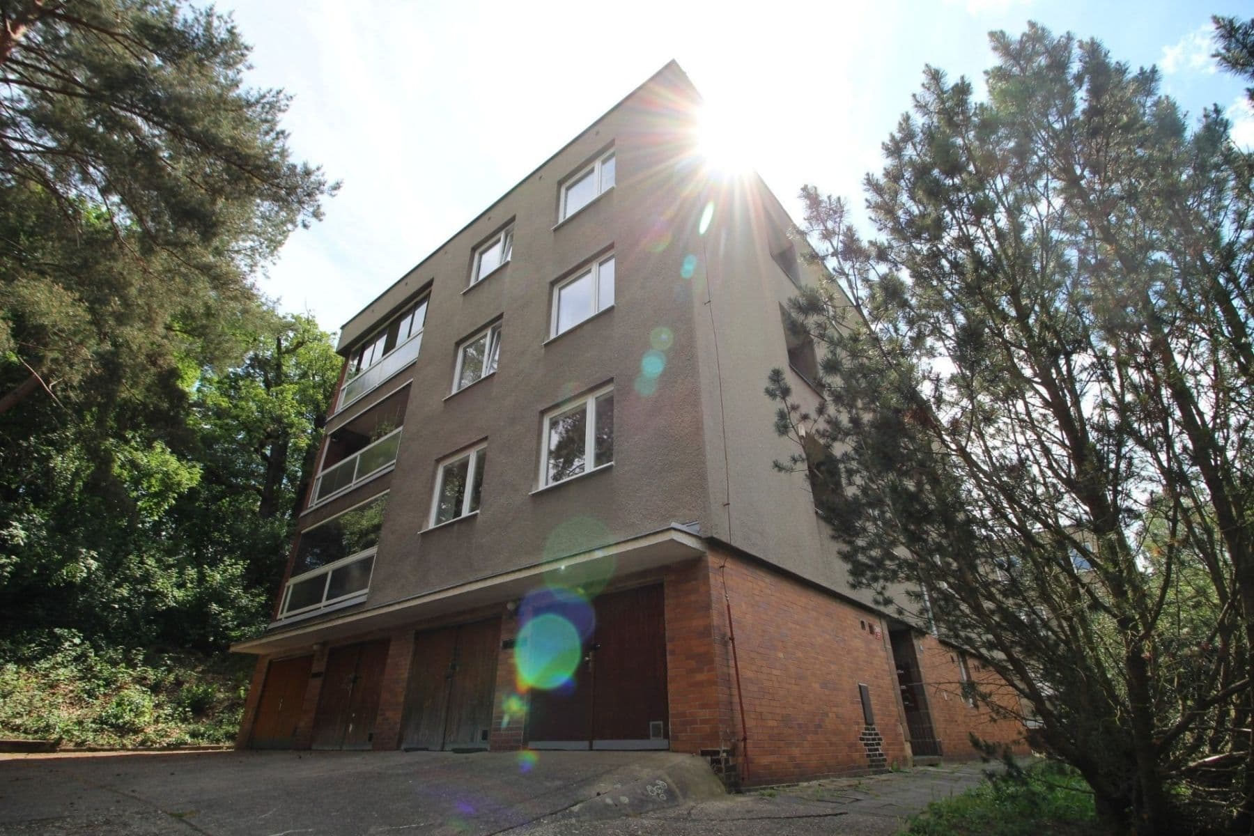 Prenájom bytu 4-izbový 110 m², Na Hřebenkách, Praha, Praha Prenájom bytu 4-izbový 110 m², Na Hřebenkách, Praha, Praha