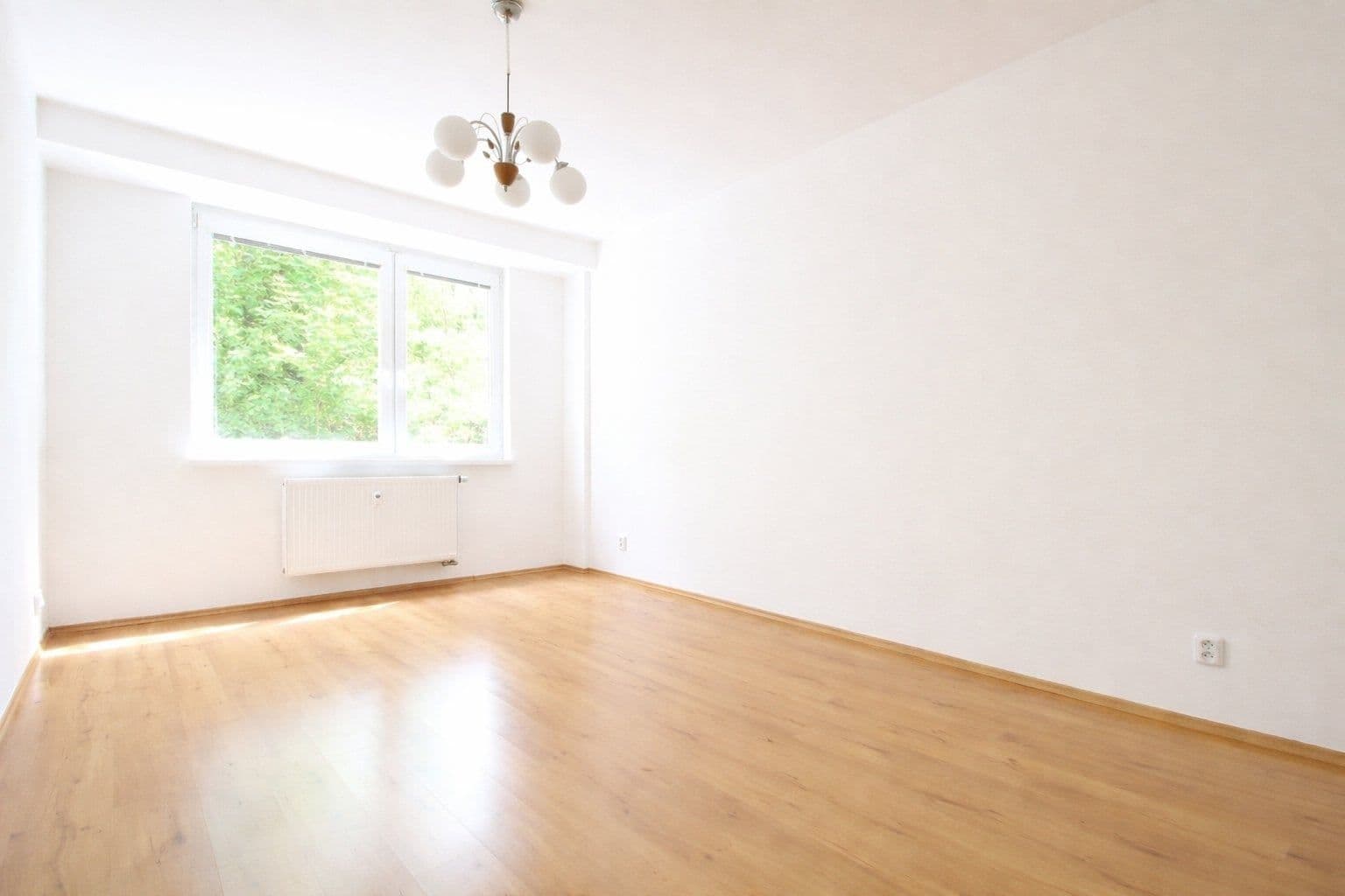 Prenájom bytu 4-izbový 110 m², Na Hřebenkách, Praha, Praha Prenájom bytu 4-izbový 110 m², Na Hřebenkách, Praha, Praha