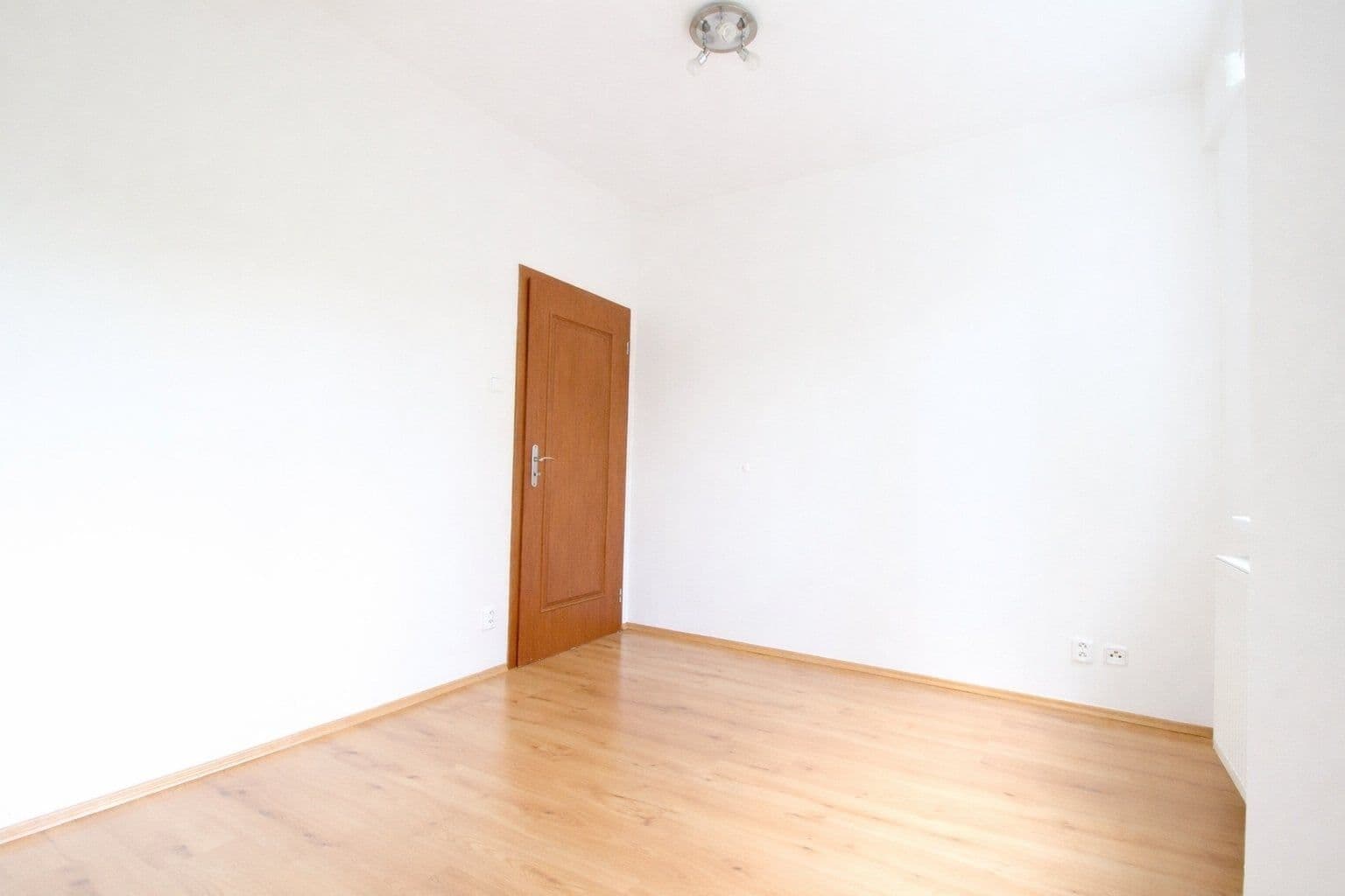 Prenájom bytu 4-izbový 110 m², Na Hřebenkách, Praha, Praha Prenájom bytu 4-izbový 110 m², Na Hřebenkách, Praha, Praha