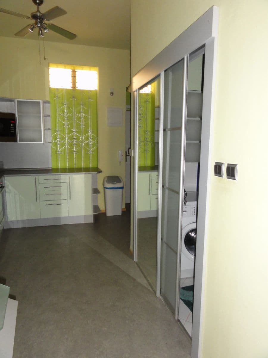 Prenájom bytu 1-izbový 43 m², Spálená, Praha, Praha Prenájom bytu 1-izbový 43 m², Spálená, Praha, Praha