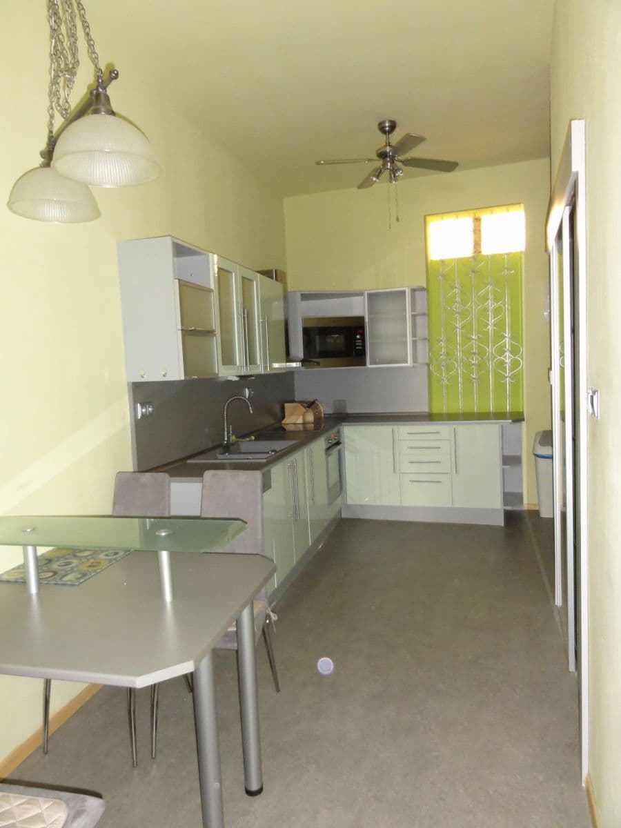 Prenájom bytu 1-izbový 43 m², Spálená, Praha, Praha Prenájom bytu 1-izbový 43 m², Spálená, Praha, Praha