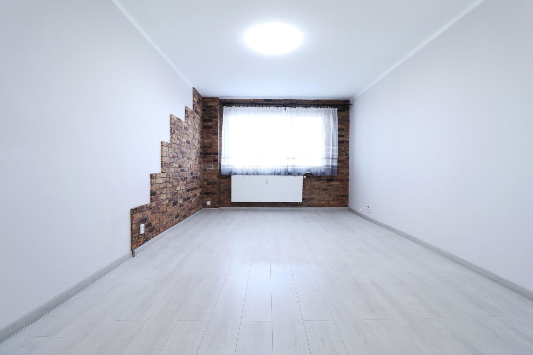 Prenájom bytu 3-izbový 72 m², Hlavní, Praha, Praha Prenájom bytu 3-izbový 72 m², Hlavní, Praha, Praha