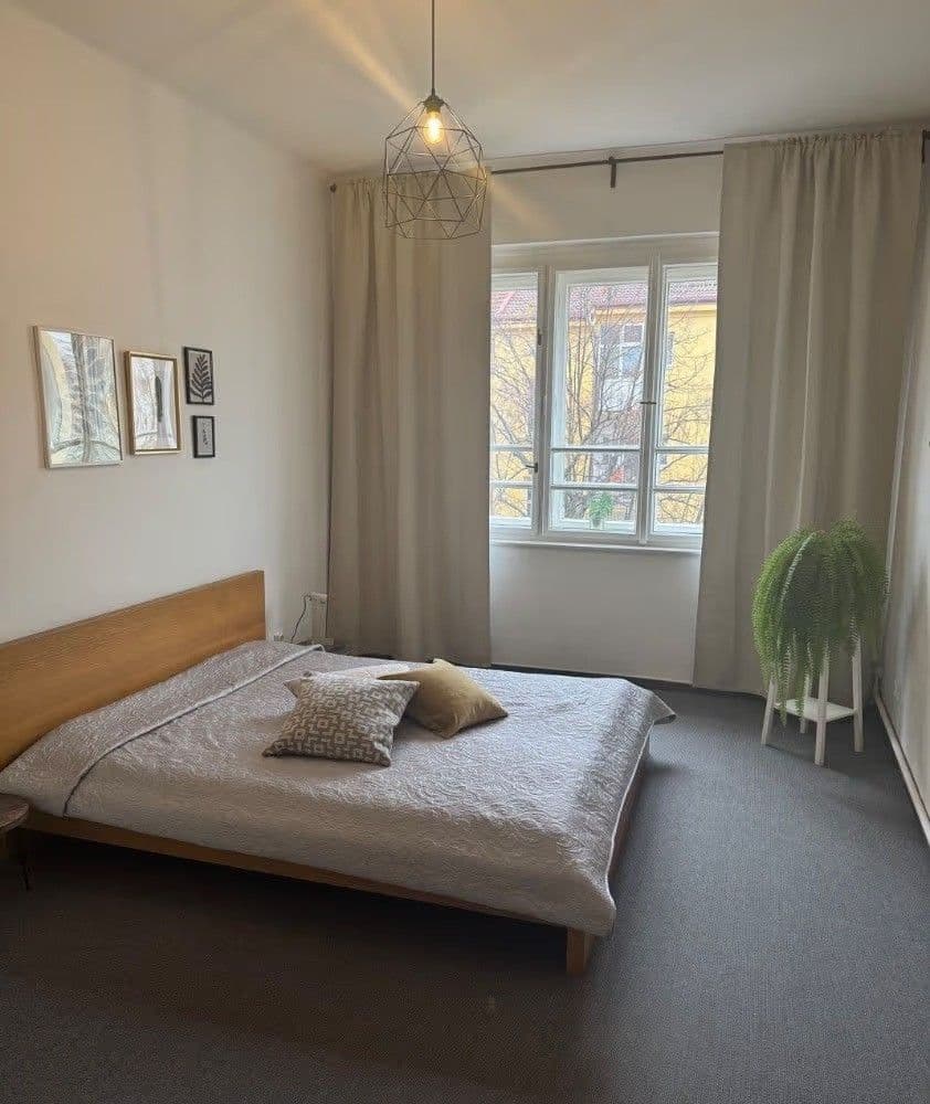 Prenájom bytu 2-izbový 44 m², náměstí Dr. Václava Holého, Praha, Praha Prenájom bytu 2-izbový 44 m², náměstí Dr. Václava Holého, Praha, Praha