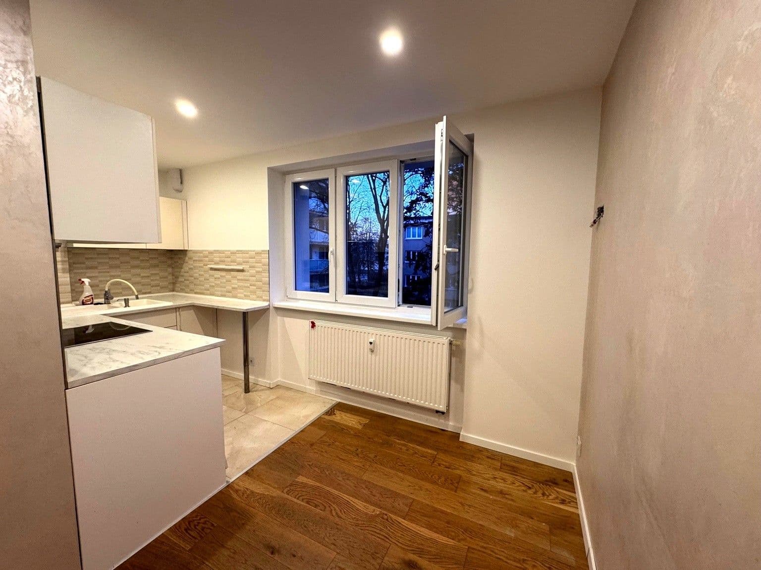 Prenájom bytu 2-izbový 62 m², Vašíčkova, Kladno, Středočeský kraj Prenájom bytu 2-izbový 62 m², Vašíčkova, Kladno, Středočeský kraj