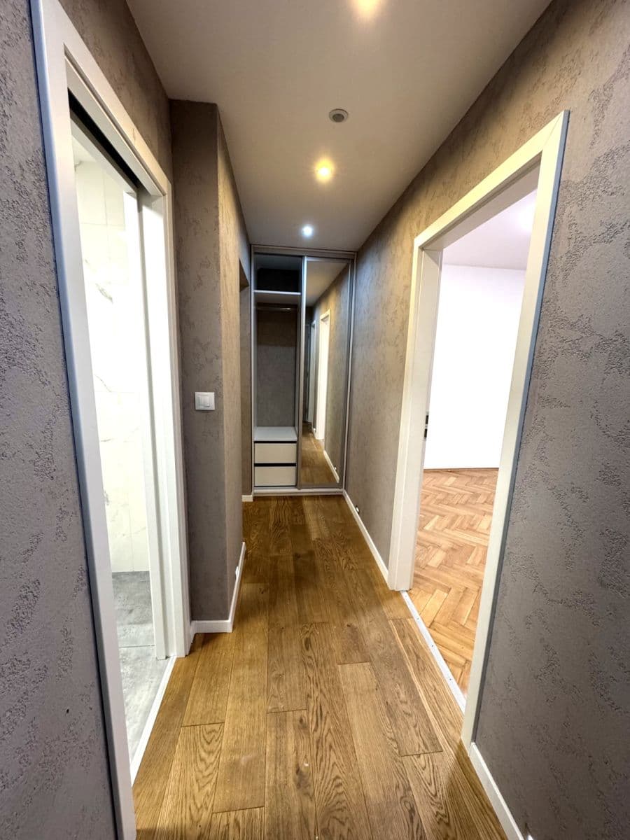 Prenájom bytu 2-izbový 62 m², Vašíčkova, Kladno, Středočeský kraj Prenájom bytu 2-izbový 62 m², Vašíčkova, Kladno, Středočeský kraj