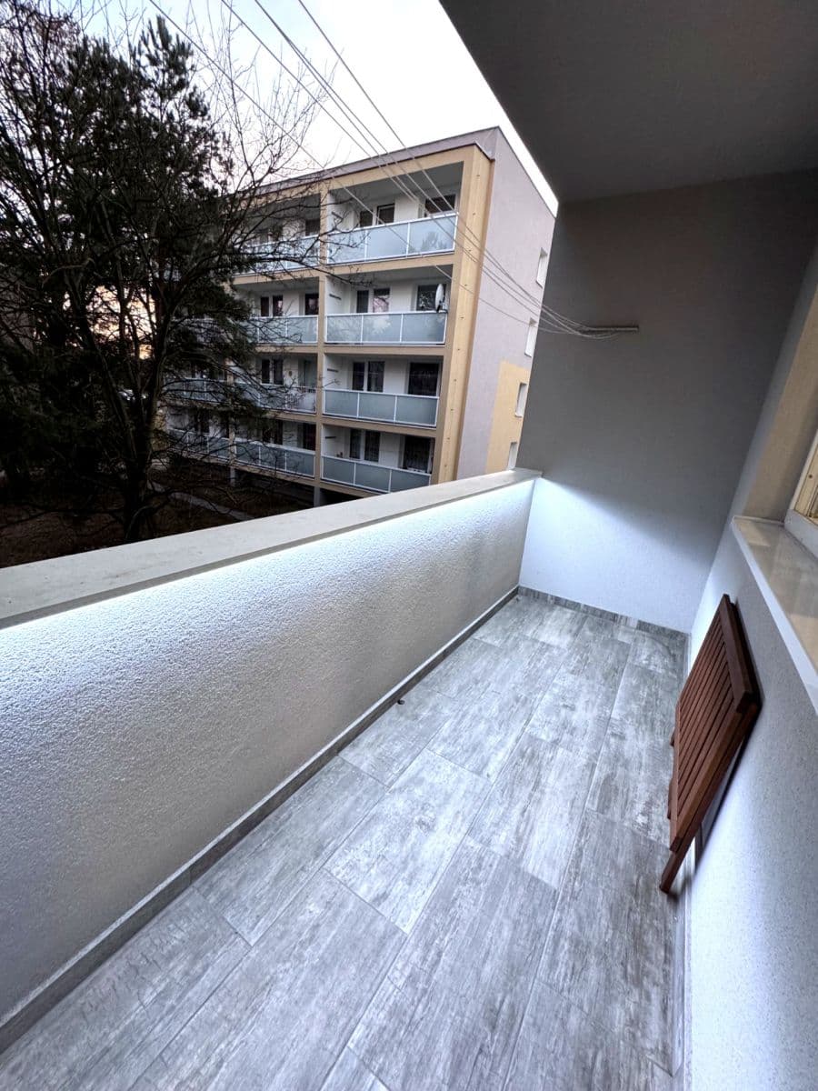 Prenájom bytu 2-izbový 62 m², Vašíčkova, Kladno, Středočeský kraj Prenájom bytu 2-izbový 62 m², Vašíčkova, Kladno, Středočeský kraj