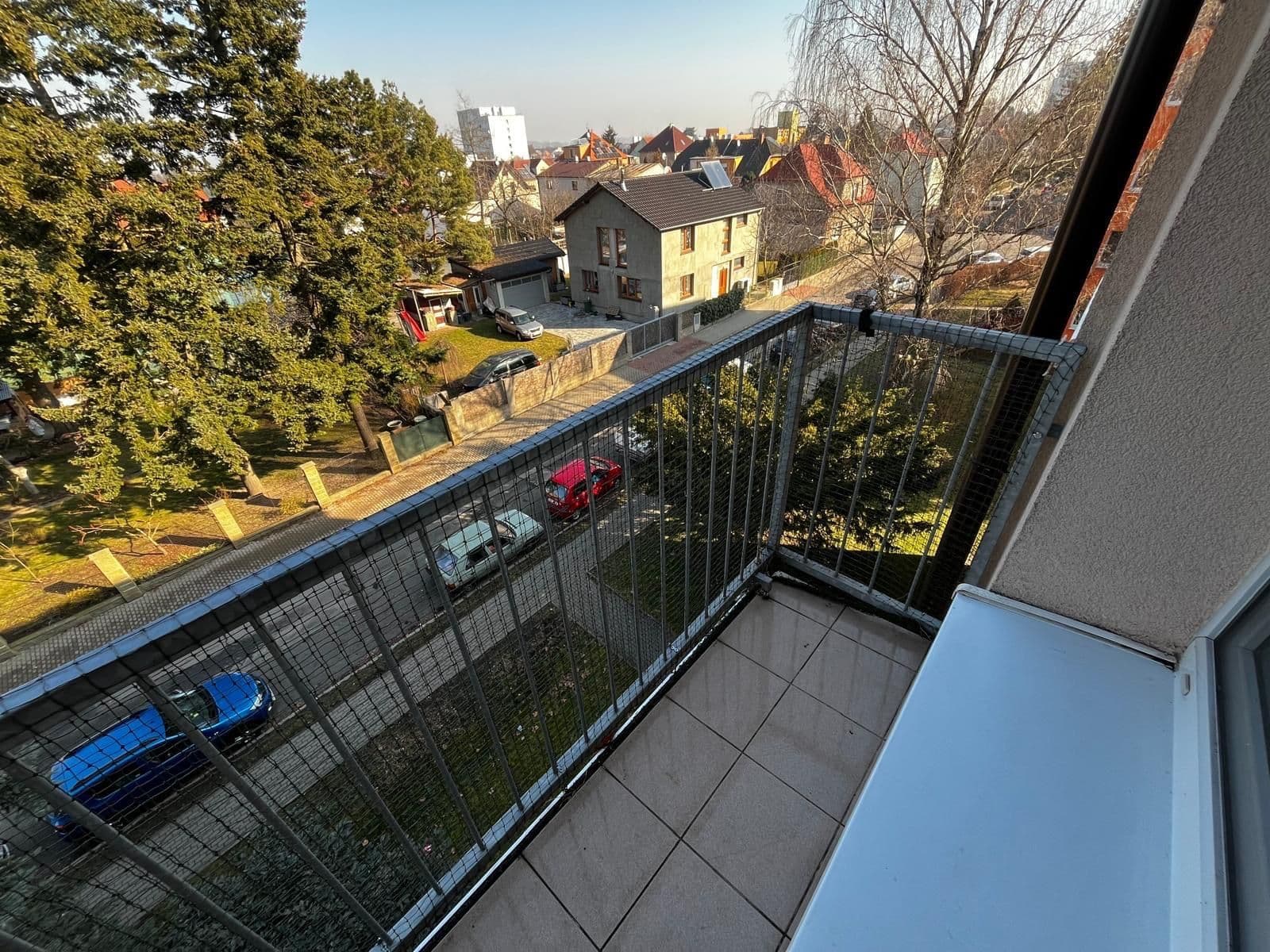 Prenájom bytu 3-izbový 64 m², Něvská, Praha, Praha Prenájom bytu 3-izbový 64 m², Něvská, Praha, Praha