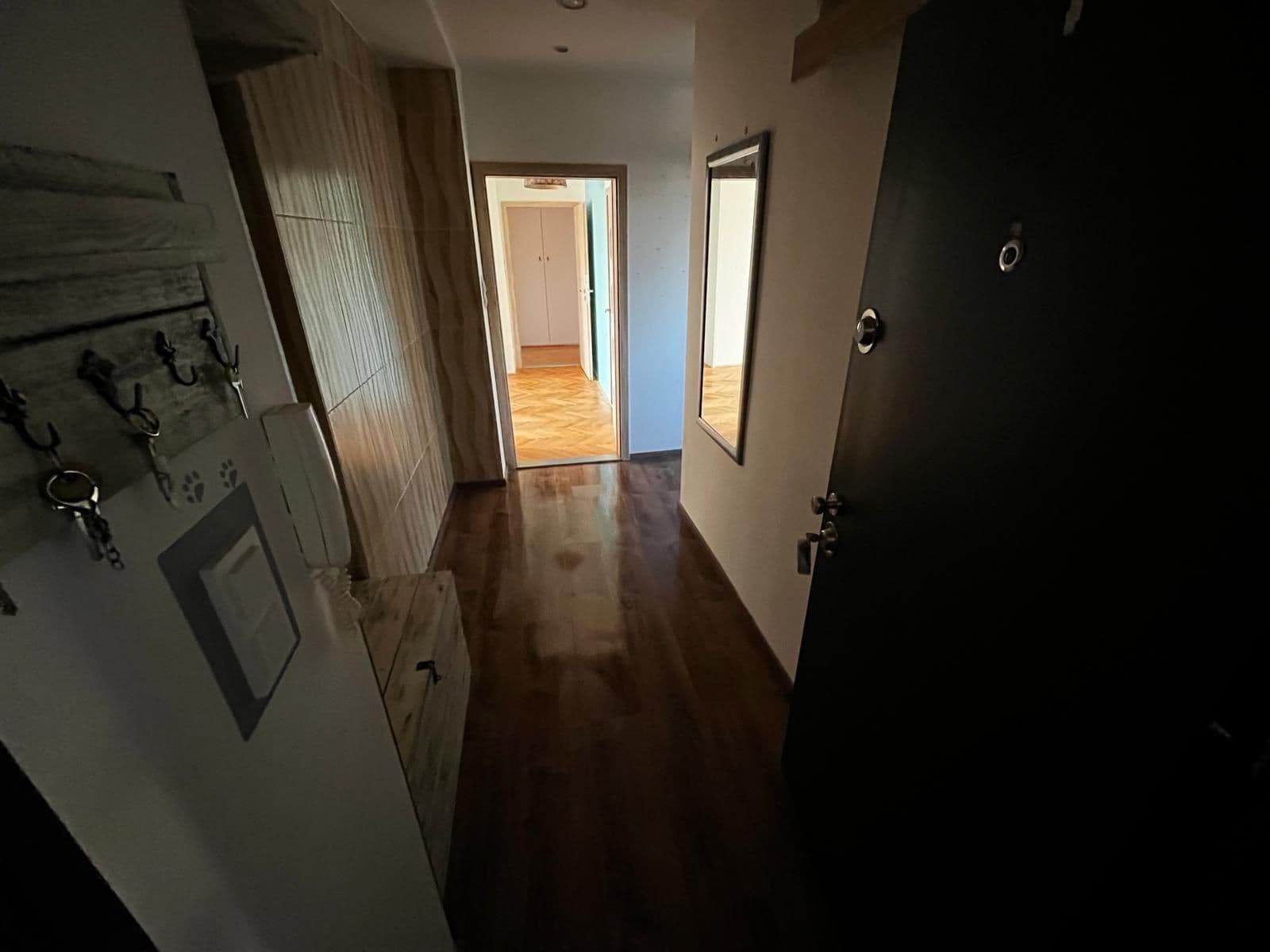 Prenájom bytu 3-izbový 64 m², Něvská, Praha, Praha Prenájom bytu 3-izbový 64 m², Něvská, Praha, Praha