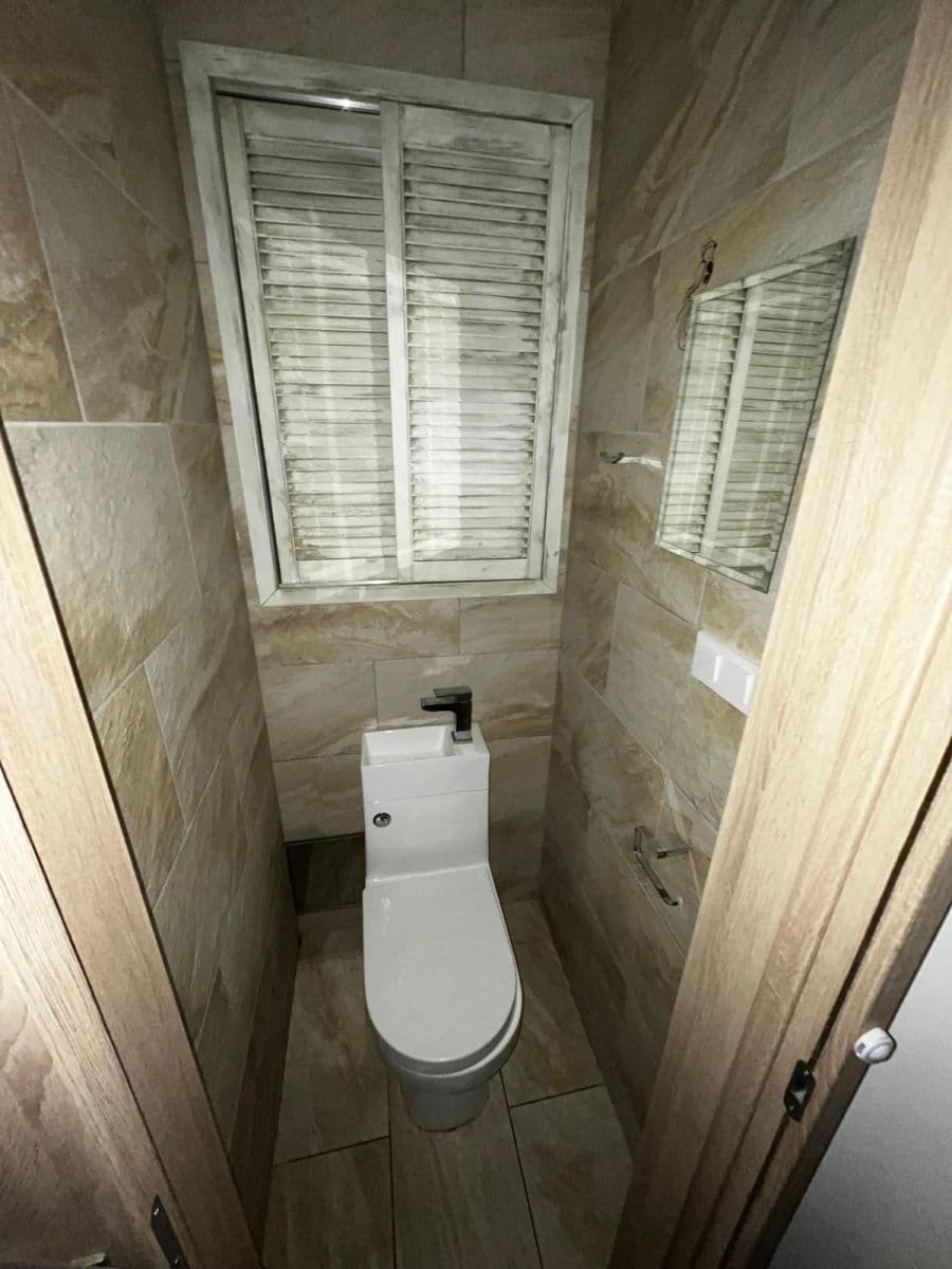 Prenájom bytu 3-izbový 64 m², Něvská, Praha, Praha Prenájom bytu 3-izbový 64 m², Něvská, Praha, Praha