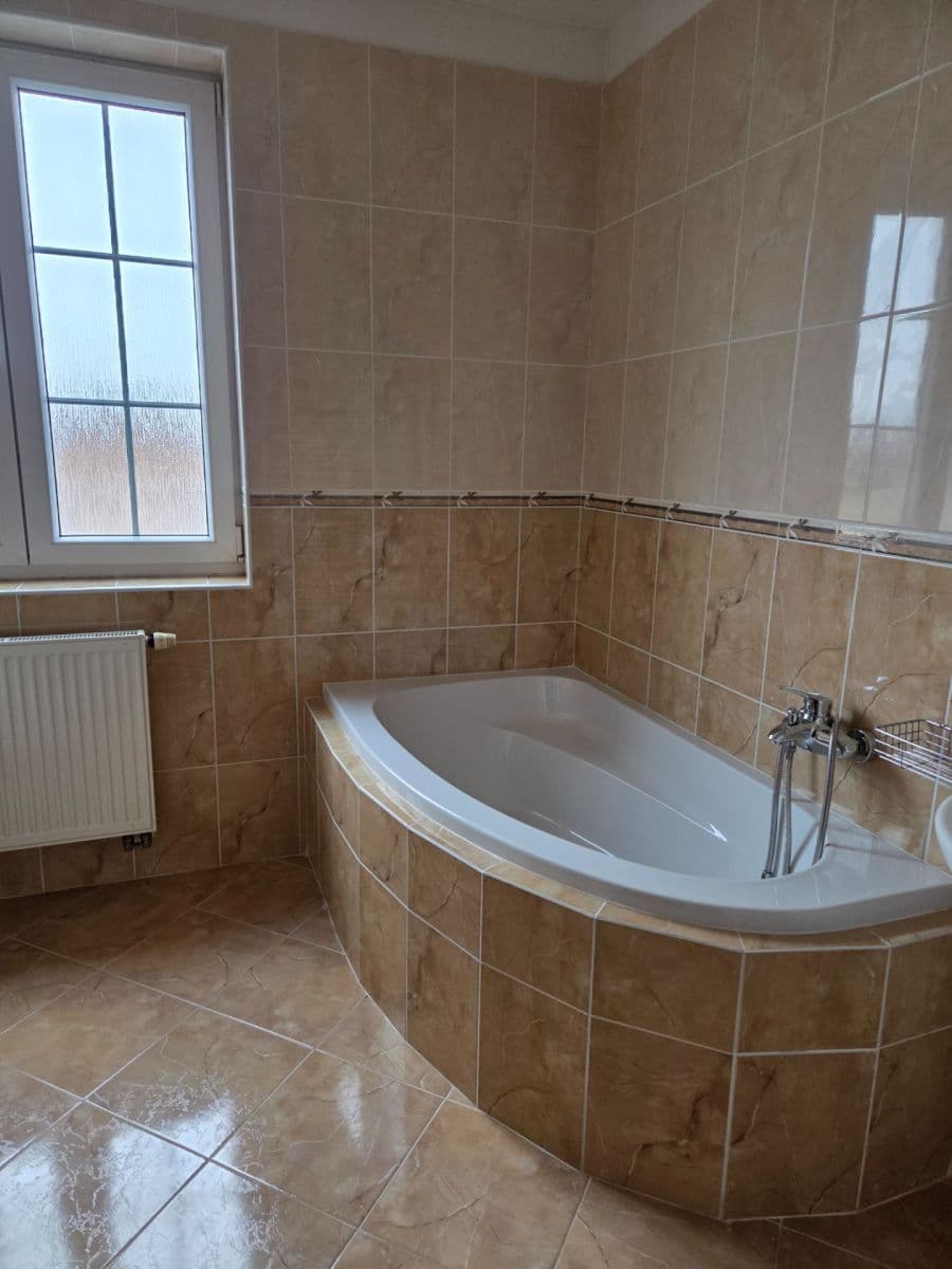 Predaj domu 250 m², pozemek 912 m², Na Libovínek, Bašť, Středočeský kraj Predaj domu 250 m², pozemek 912 m², Na Libovínek, Bašť, Středočeský kraj