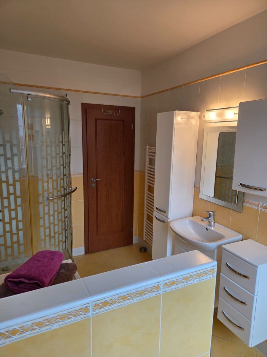 Predaj domu 250 m², pozemek 912 m², Na Libovínek, Bašť, Středočeský kraj Predaj domu 250 m², pozemek 912 m², Na Libovínek, Bašť, Středočeský kraj