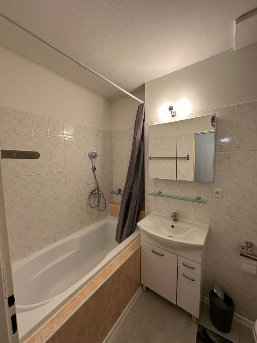 Prenájom bytu 3-izbový 50 m², Luštěnice, Středočeský kraj Prenájom bytu 3-izbový 50 m², Luštěnice, Středočeský kraj